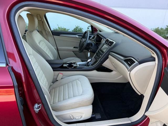 Used 2016 Ford Fusion SE FWD image 17