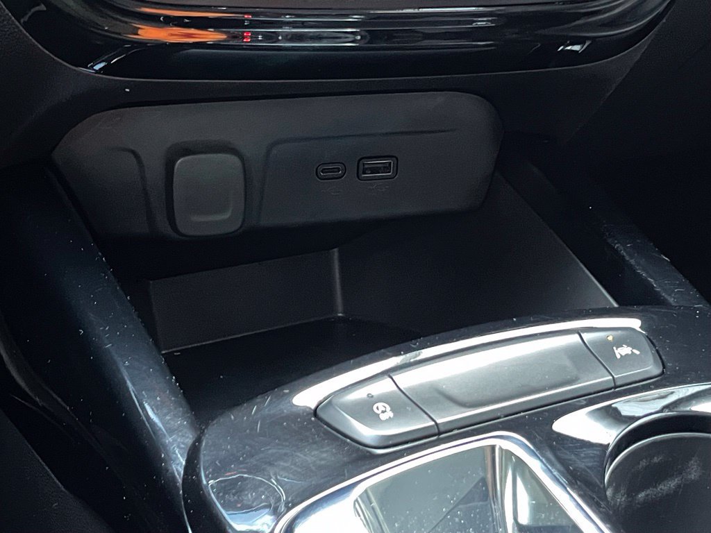 Used 2025 Chevrolet Trax ACTIV FWD image 20