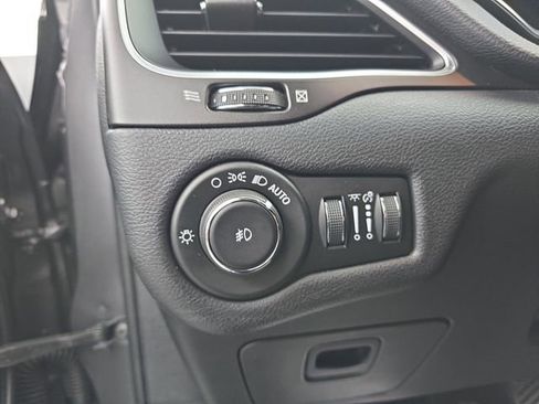 Used 2020 Jeep Cherokee Trailhawk w/ Cold Weather Group image 39