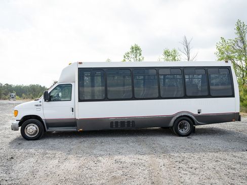 Used 2003 Ford E-450 and Econoline 450 RWD image 5