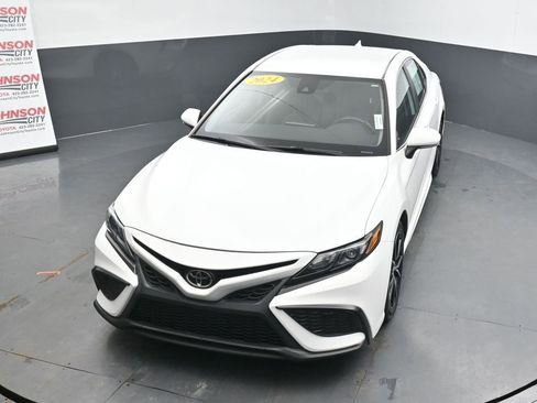 Used 2024 Toyota Camry SE image 26
