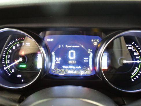 Used 2022 Jeep Wrangler Unlimited Sahara w/ Cold Weather Group image 29