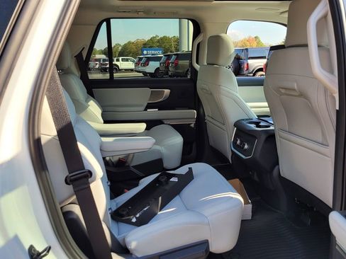 New 2025 Ford Expedition Platinum w/ Driver's Package image 15