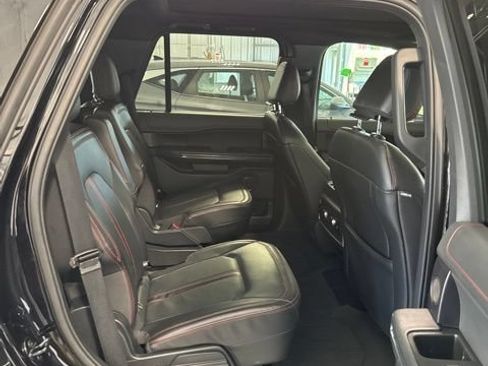 Used 2023 Ford Expedition Limited RWD image 16