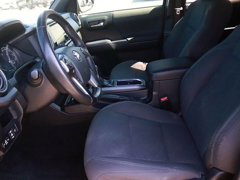Used 2019 Toyota Tacoma TRD Sport AWD/4WD image 13