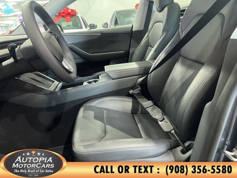 Used 2026 Tesla Model Y 2WD image 9