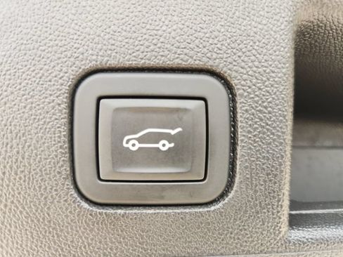 Used 2024 Chevrolet Equinox LT FWD image 35
