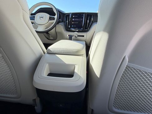 Certified 2023 Volvo XC60 B5 Plus w/ Protection Package Premier image 12