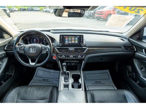 Used 2018 Honda Accord Touring image 33