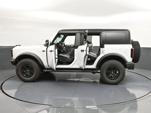 Used 2024 Ford Bronco Wildtrak image 38