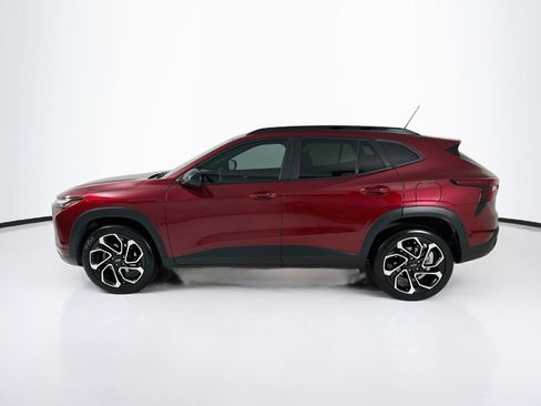Used 2024 Chevrolet Trax RS w/ Sunroof Package FWD image 5