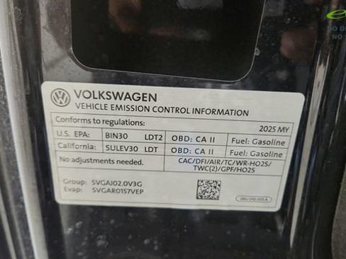 Used 2025 Volkswagen Tiguan SE R-Line AWD/4WD image 72