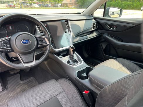 Used 2025 Subaru Outback Premium AWD/4WD image 19