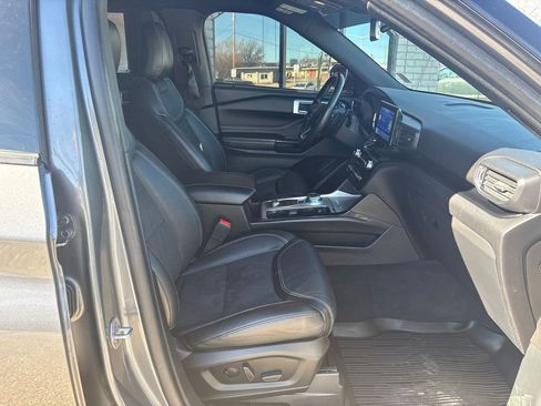 Used 2022 Ford Explorer ST w/ ST Street Pack image 19