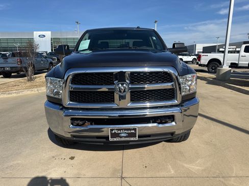 Used 2018 RAM 2500 Tradesman w/ Chrome Appearance Group image 9