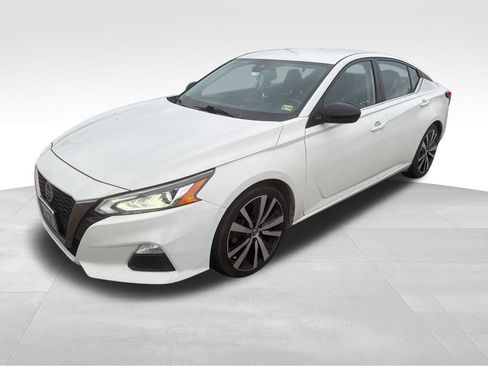 Used 2022 Nissan Altima 2.5 SR image 2