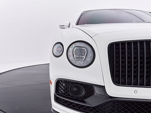 Used 2022 Bentley Flying Spur V8 AWD/4WD image 22