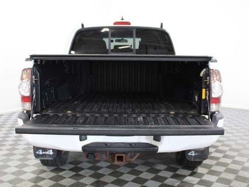 Used 2015 Toyota Tacoma 4x4 Double Cab w/ TRD Sport Package image 15