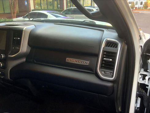 Used 2024 RAM 3500 Big Horn image 17