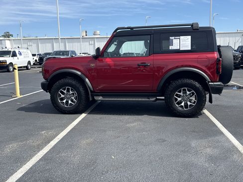 Used 2025 Ford Bronco Badlands image 12