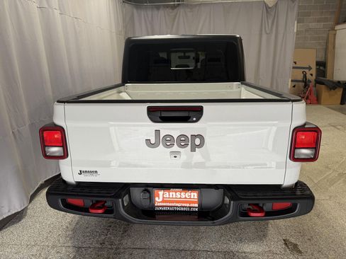 Used 2023 Jeep Gladiator Rubicon image 7