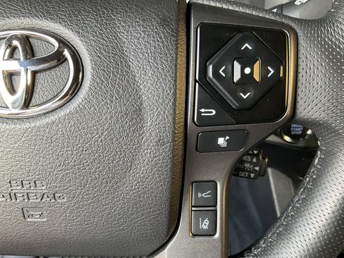 Used 2023 Toyota Tacoma TRD Off-Road image 32