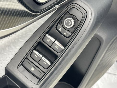 Used 2019 Subaru Crosstrek 2.0i Limited w/ Popular Package #4 image 17