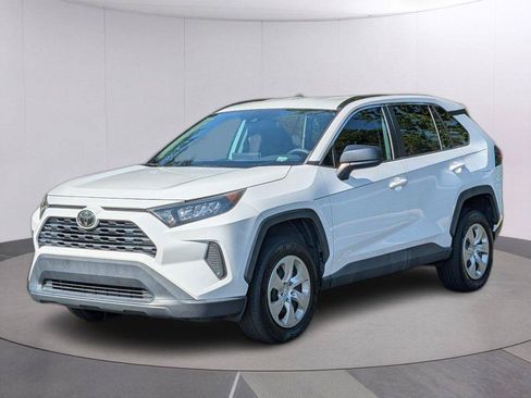 Used 2019 Toyota RAV4 LE FWD image 1