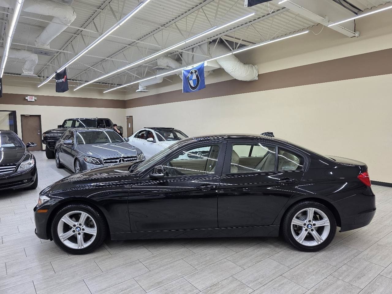 Used 2013 BMW 328i Sedan RWD image 9