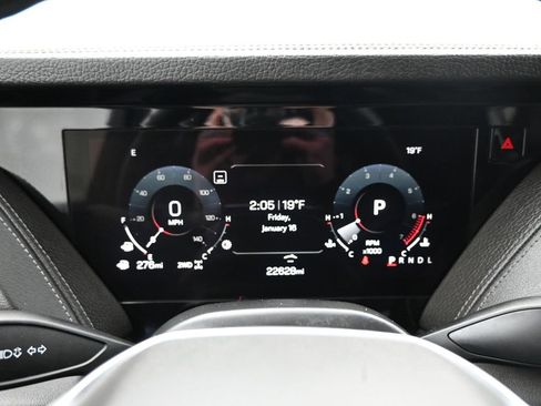 Used 2025 GMC Yukon XL Denali image 11