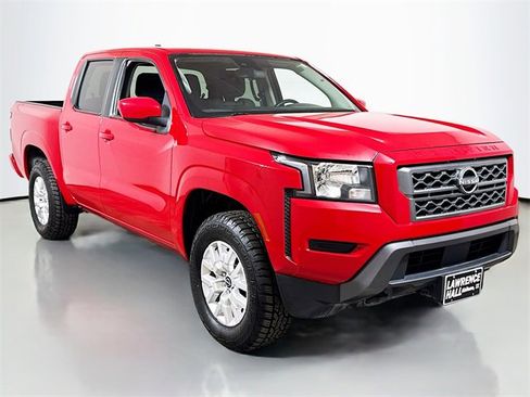 Used 2023 Nissan Frontier SV image 3