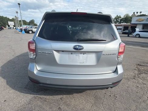 Used 2018 Subaru Forester 2.5i Premium w/ All-Weather Package AWD/4WD image 4