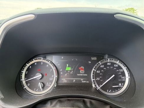 Used 2022 Toyota Highlander XLE FWD image 23