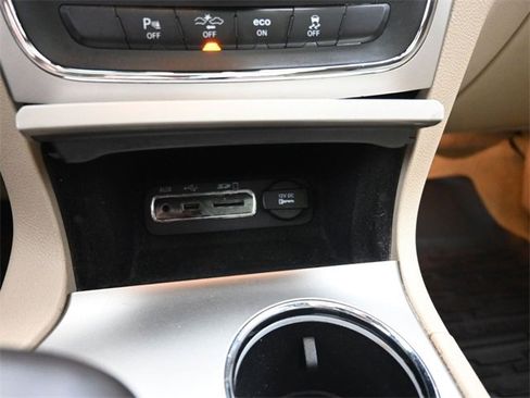 Used 2014 Jeep Grand Cherokee Overland w/ Advanced Technology Group image 32