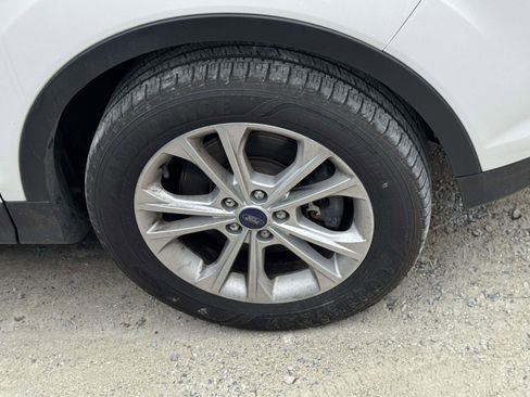 Used 2017 Ford Escape SE w/ SE Leather Comfort Package image 5