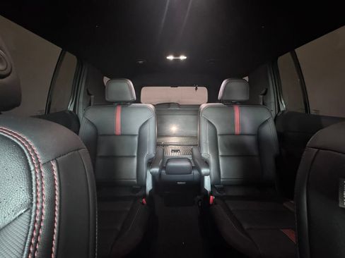 Used 2025 Chevrolet Traverse RS w/ LPO, Floor Liner Package FWD image 8