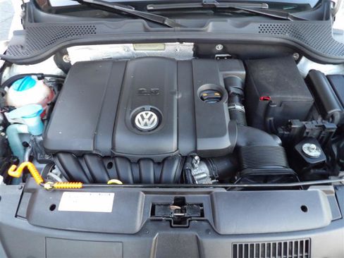 Used 2013 Volkswagen Beetle 2.5 image 23