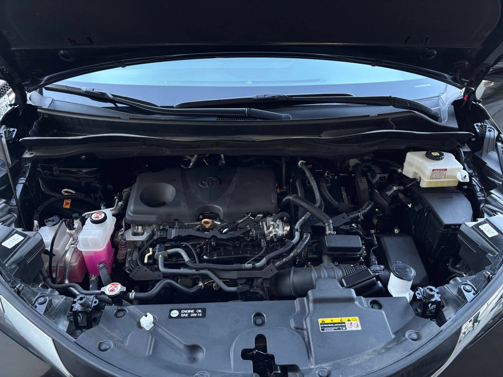 Used 2025 Toyota Sienna XLE FWD image 34