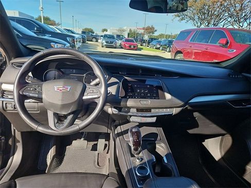 Used 2023 Cadillac XT4 Premium Luxury image 19