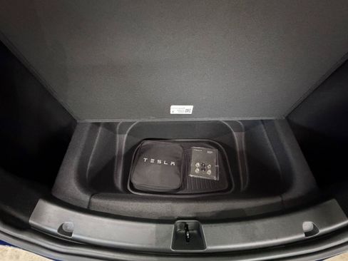 Used 2023 Tesla Model Y Long Range AWD/4WD image 25