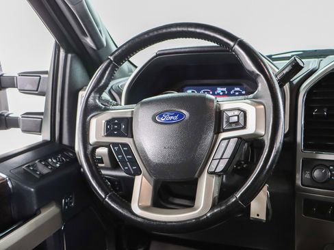 Used 2022 Ford F250 Lariat w/ Black Appearance Package image 14