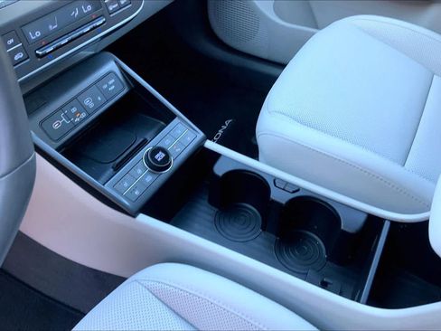 Used 2025 Hyundai Kona Limited FWD image 17