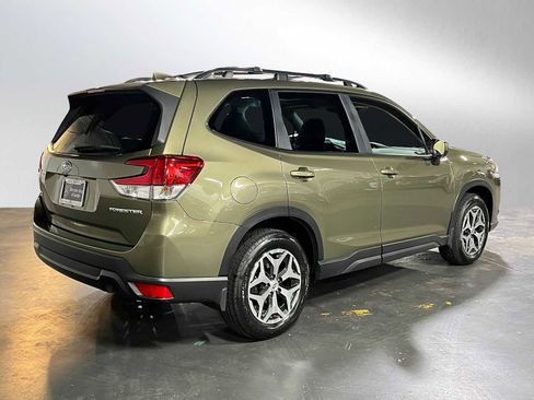 Used 2023 Subaru Forester Premium AWD/4WD image 3