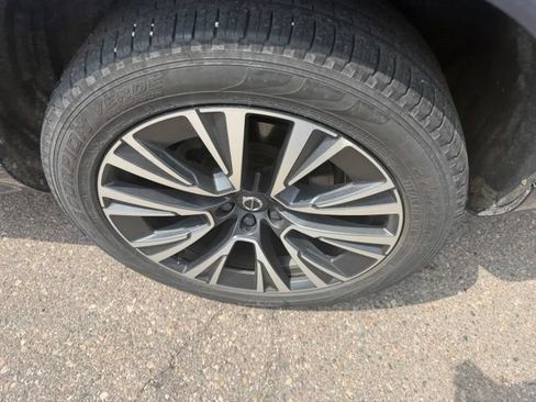 Used 2021 Volvo XC90 T6 Momentum w/ Climate Package AWD/4WD image 10