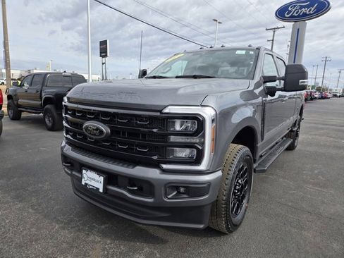 Certified 2024 Ford F250 Lariat w/ Black Appearance Package image 4