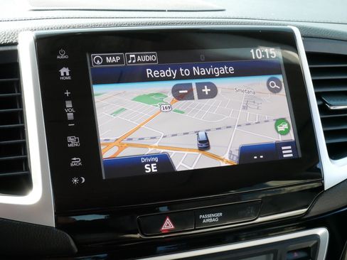 Used 2017 Honda Pilot Touring image 22