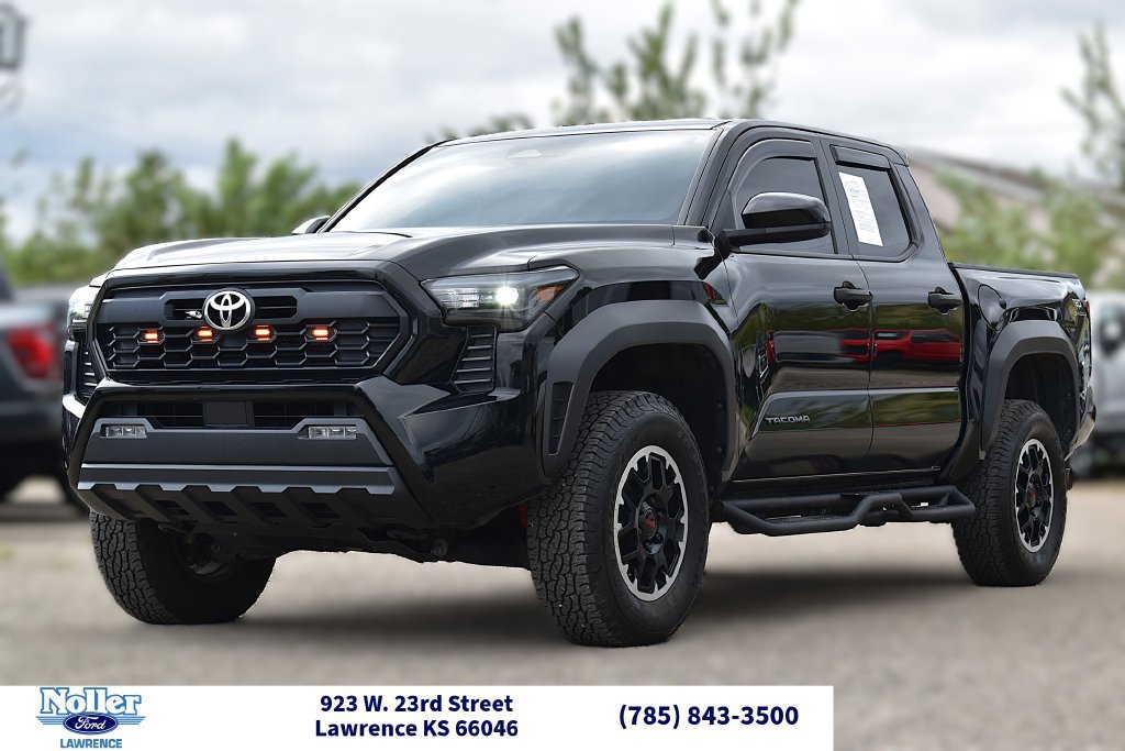 Used 2024 Toyota Tacoma TRD Off-Road AWD/4WD image 1