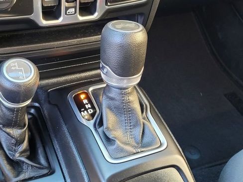 Used 2021 Jeep Wrangler Unlimited Sport image 23