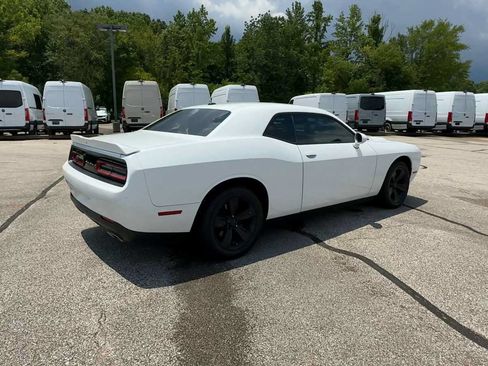 Used 2019 Dodge Challenger SXT RWD image 8
