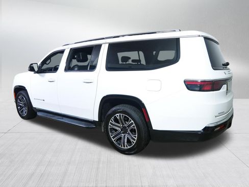 Used 2023 Jeep Wagoneer L Series II AWD/4WD image 5